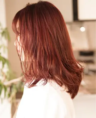 セミロング カラー ハイトーン/レイヤー /ケアブリーチ石川治のヘアスタイル