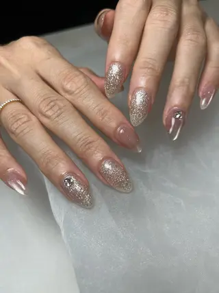 ネイル Lily WHITEのネイルデザイン