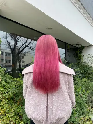 ロング ROZA germe所属・SHIO / ハイトーンカラーのヘアスタイル