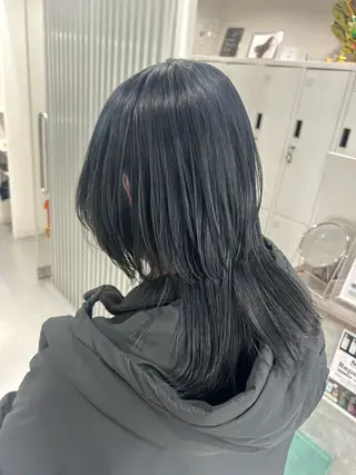 ミディアム あやめ🪽 オリーブ/ハイトーンのヘアスタイル