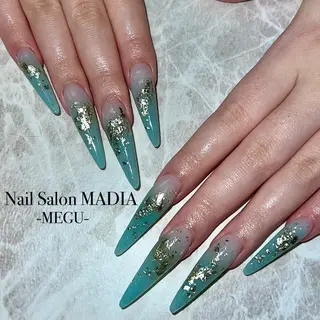 ネイル MADIA藤沢所属・MADIA MEGUのネイルデザイン