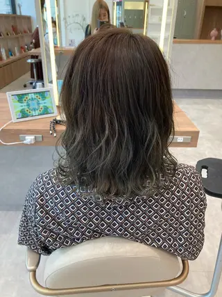 セミロング カラー 一ノ瀬 蘭のヘアスタイル