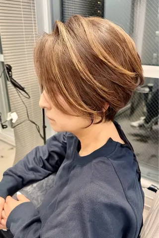 ショート 美才治 秀欣 (ビサイジ ヒデキ)のヘアスタイル
