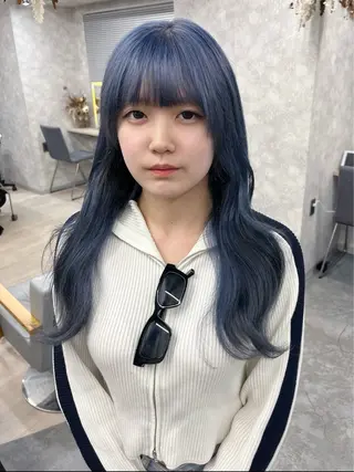 セミロング カラー ヘアアレンジ 寒色アイドルカラー JUNOチナツのヘアスタイル