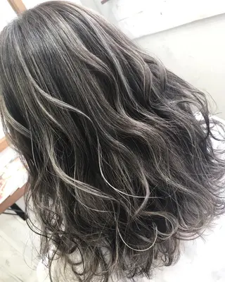 セミロング ブリーチ毛縮毛矯正 👑山口のヘアスタイル