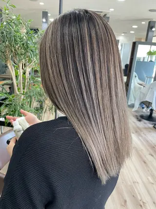 セミロング 德本 奈名美のヘアスタイル