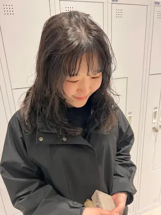 セミロング パーマ レイヤー:透けカラー :髪質改善🌼✨のヘアスタイル