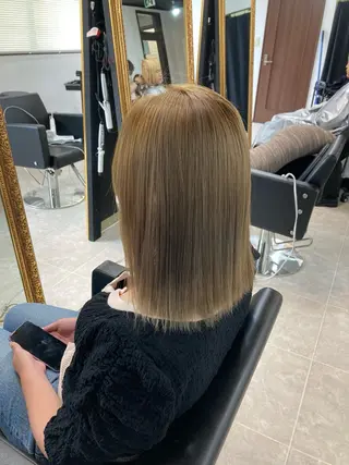 ミディアム ❤️可愛いハイトーン を造る❤️AKIRAのヘアスタイル
