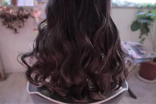 ロング カラー 柳原 実央のヘアスタイル