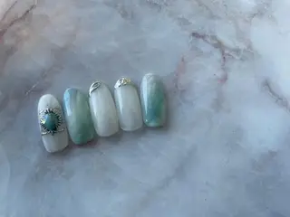 ミディアム ネイル M. KOTOMIのネイルデザイン