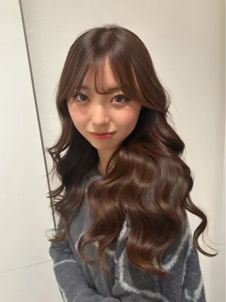 セミロング ブリーチ/ベージュ /レイヤー/ひよりのヘアスタイル