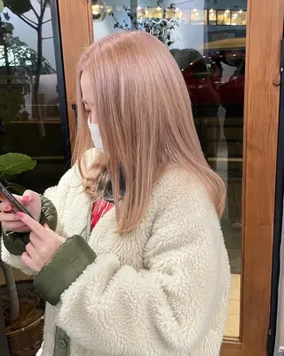 ロング 岸川 恭子のヘアスタイル