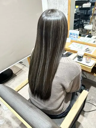 ロング カラー marshu atre所属・濱本 樹蘭のヘアスタイル