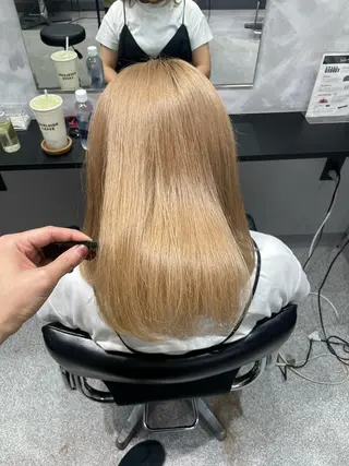 ミディアム インナーカラー/ エクステ/ブリーチのヘアスタイル