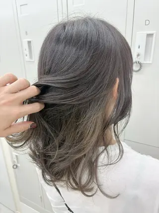 セミロング カラー NaVIユウジ ブリーチカラーのヘアスタイル