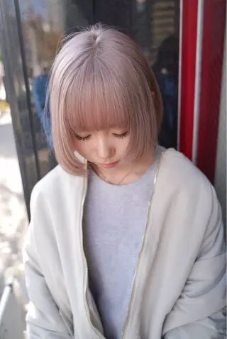 セミロング カラー ハイトーン/ブリーチ 🎀/𝑵𝒐𝒆のヘアスタイル