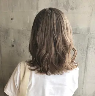 カラー 高発色ブリーチ/ ハイレイヤー🪽aiのヘアスタイル