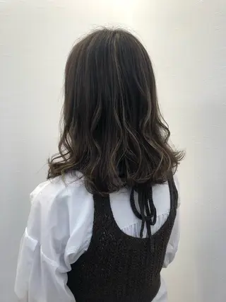カラー Ruang所属・ツノガイ エリのヘアスタイル