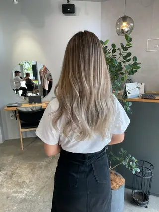 ロング 岸川 恭子のヘアスタイル