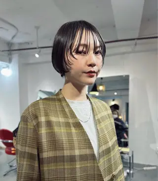 ショート オト/レイヤー/ Wカラーのヘアスタイル