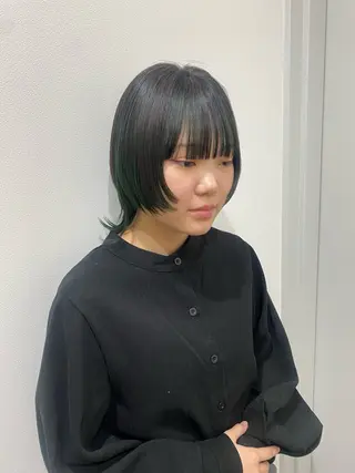 ミディアム イシザワ ユミのヘアスタイル