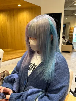 ミディアム カラー 大阪ウルフカット ハッシュカットのヘアスタイル