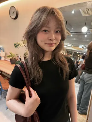 セミロング レイヤーカット\ウル フ　chinatsuのヘアスタイル