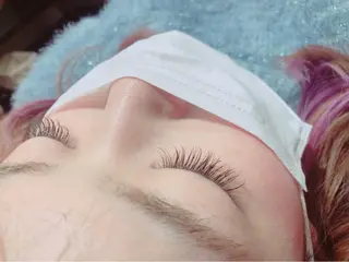 マツエク・マツパ RADnoel 梅田茶屋町のヘアスタイル