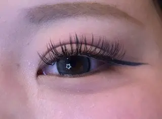 マツエク・マツパ レアファースト高槻所属・菜 沙のマツエク・マツパデザイン