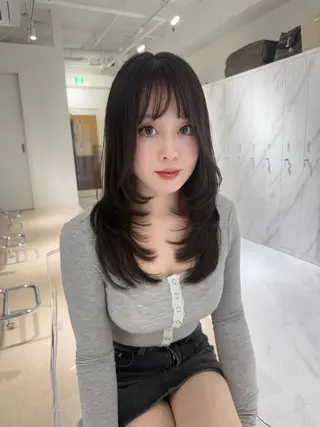 セミロング レイヤーカット🫧 🎀Tomoka🎀のヘアスタイル