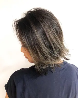 ミディアム カラー REVE所属・TAKU 美容師のヘアスタイル