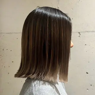 ミディアム カラー 🦖Maho🦖 ブリーチカラーのヘアスタイル