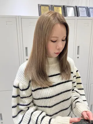 セミロング カラー zina福岡天神📛 井上美乃里のヘアスタイル