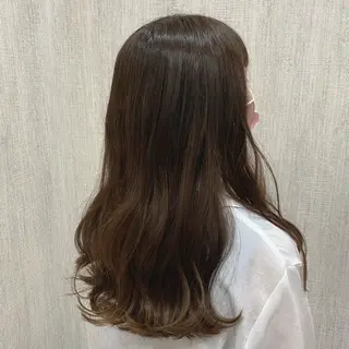 セミロング カラー 🫧透け感⋆艶髪💎 山口アヤカのヘアスタイル