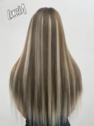 ロング カラー ヘアアレンジ エクステ LuciAのヘアスタイル
