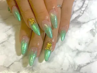 ロング H NANAのネイルデザイン