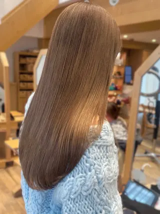 ロング 田森 彩花のヘアスタイル