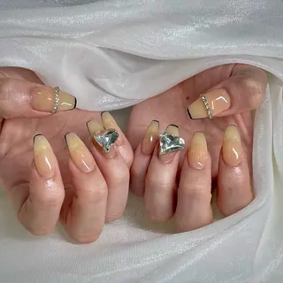 ネイル CeCe Garden所属・CeCeGarden ✨️キラキラワンホンのネイルデザイン