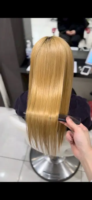 カラー 森 芽吹のヘアスタイル