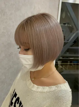 ミディアム Taku ／ケアハイトーンのヘアスタイル