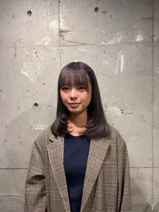 カラー ベージュ／ピンク【く すみカラー】レイヤーのヘアスタイル