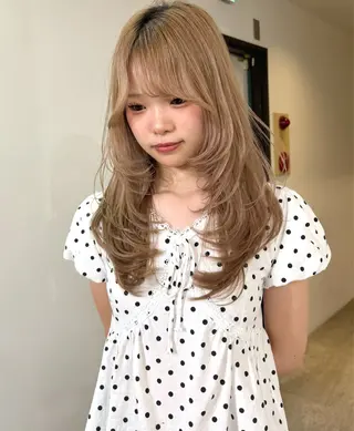 ロング カラー mizuki/ピンク ベージュ.レイヤーのヘアスタイル