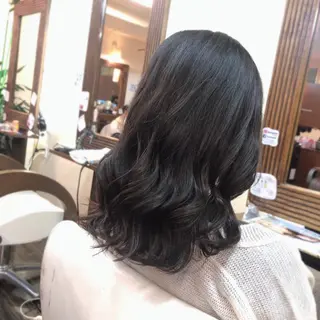 ミディアム カラー 山崎 絵莉香のヘアスタイル