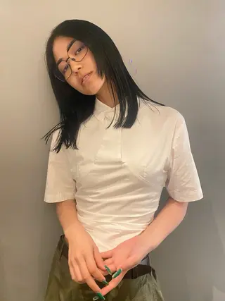 セミロング パーマ Haco＋所属・ウルフ/レイヤー Miinaのヘアスタイル