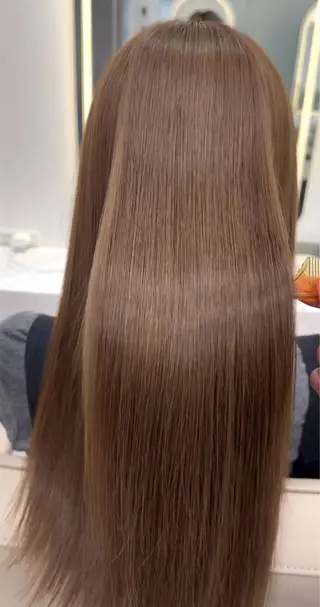 ロング IVE所属・透け感カラー 髪質改善🫧Annaのヘアスタイル