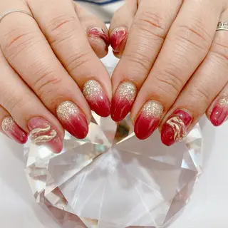 ネイル さゆりネイル&ビューティーサロン所属・古屋 早友里のネイルデザイン