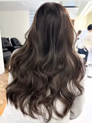 ロング カラー 大塚 加奈恵のヘアスタイル