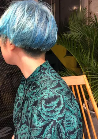 ショート カラー 🌈圧倒的デザイン力 内井省吾のヘアスタイル