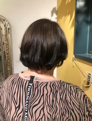 ショート 中澤りさ🐿 寒色系カラー🫧のヘアスタイル