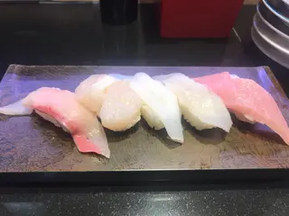 ショート カラー パーマ ヘアアレンジ メンズ キッズ ネイル マツエク・マツパ アニメ,Vオタク× 即効痩せエステサロンのエステ・リラクイメージ